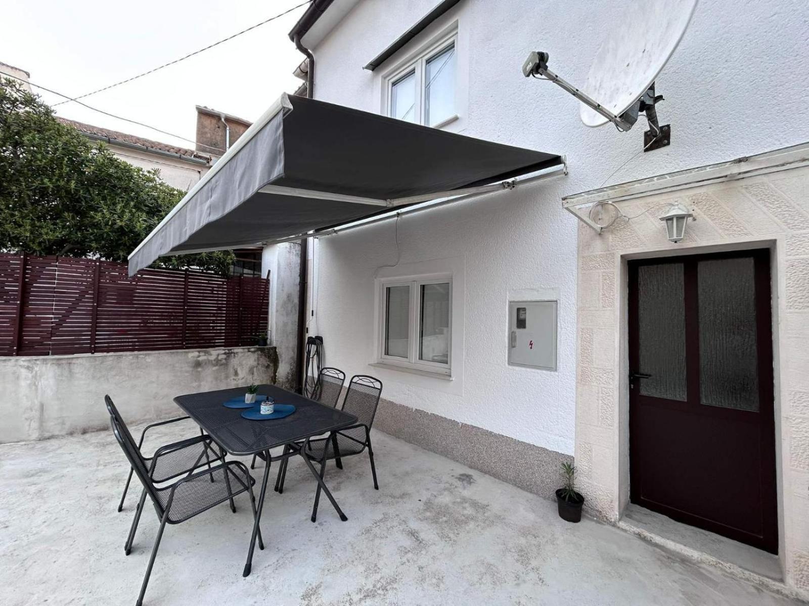 Holiday Home Omisalj Exterior photo